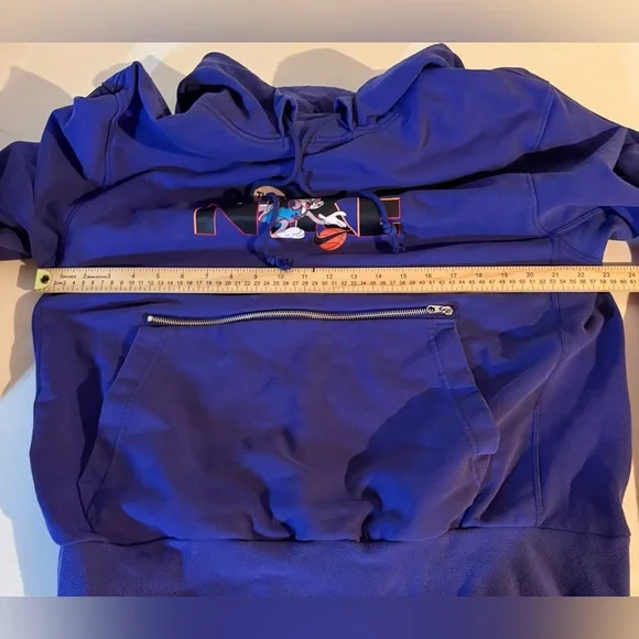 Nike Dri fit purple Looney Tunes Pullover Graphic Men's Hoodie - Picture 3 of 6